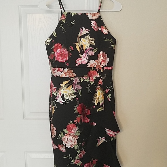 🛍Host pick🛍 beautiful floral design - Picture 5 of 8